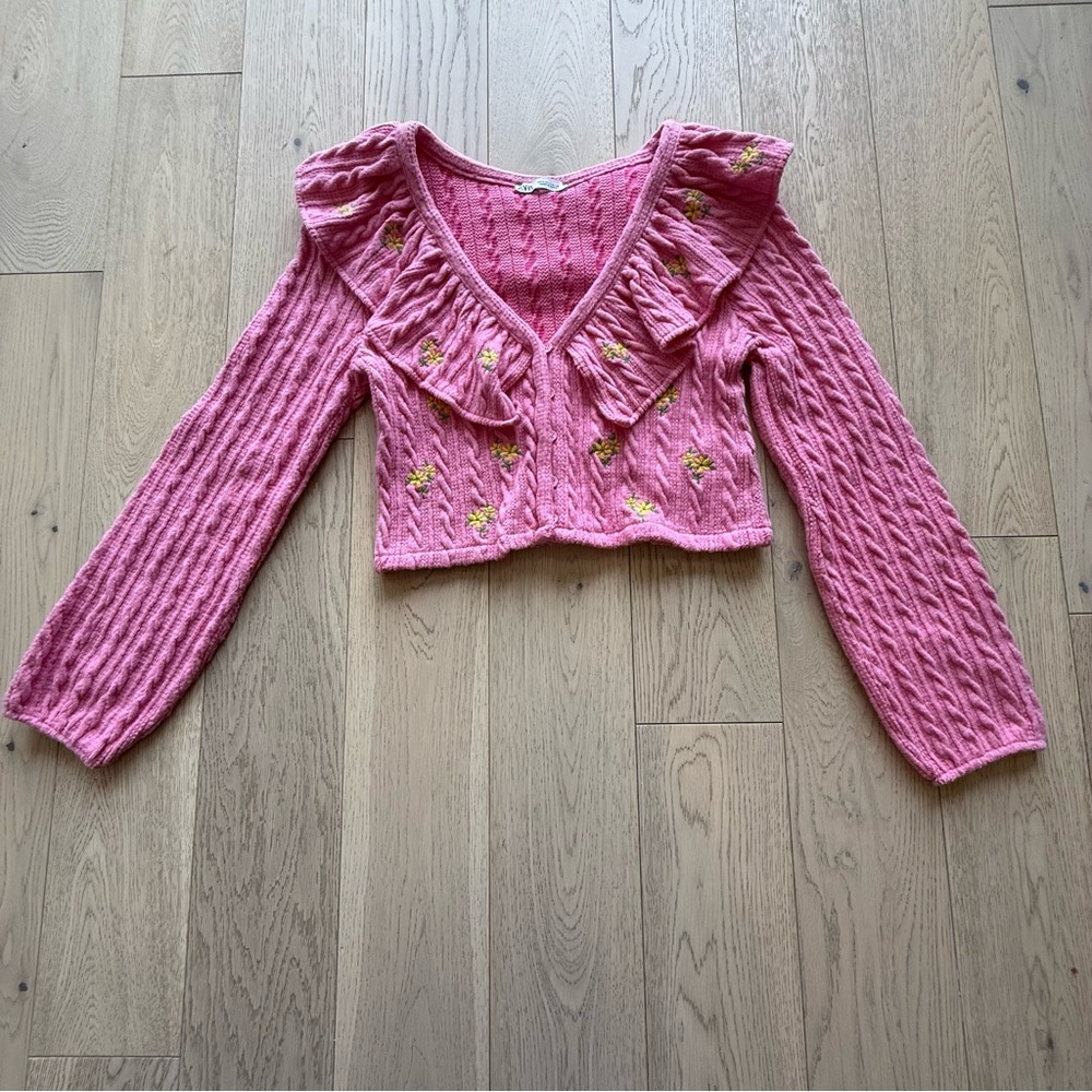 ✨5 for $60✨ Zara Pink Knit Top with Floral Embroidery Size Small